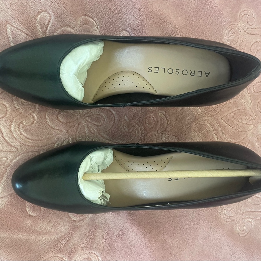 AEROSOLES Women's Black Loafers